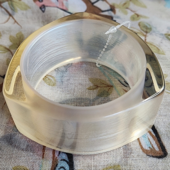 Bijoux Terner Spun Chunky Clear Frosted Lucite Triangle Bangle Bracelet NWT - Picture 2 of 8
